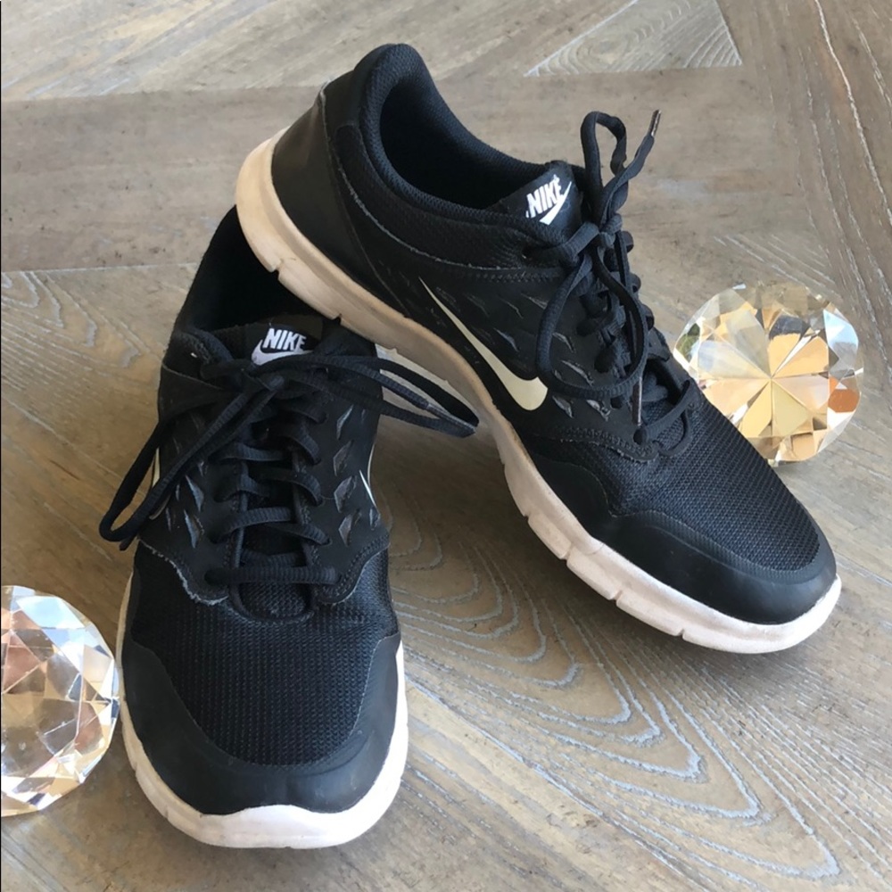 Nike Tennis Shoes Women’s Size 10